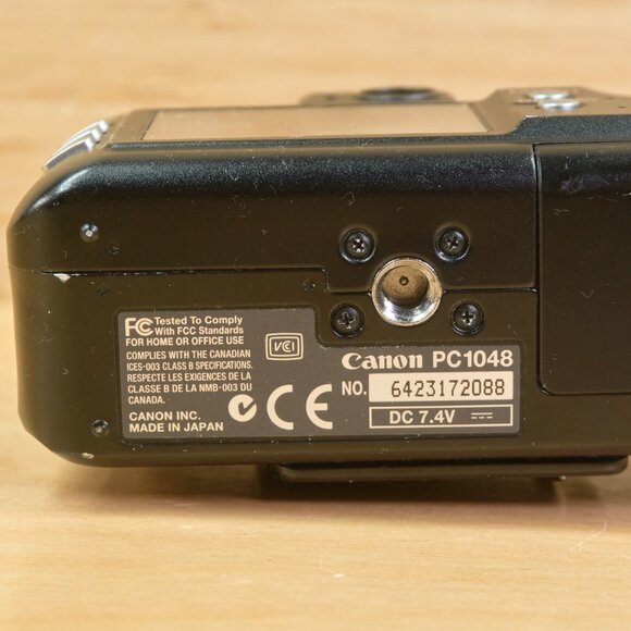 Vintage Canon PowerShot S50 5MP Digital Camera w/ 3x Optical Zoom, Made in Japan - Picture 10 of 11